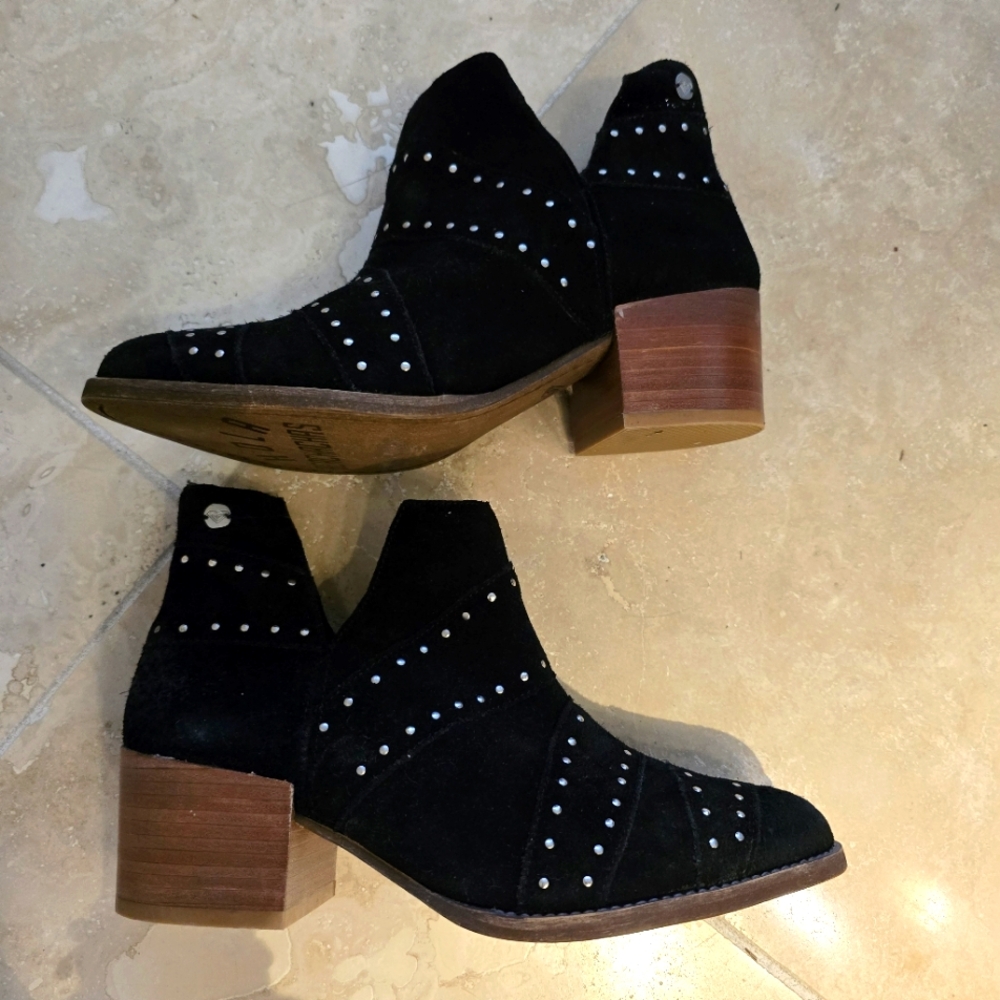 Black Suede Roxy Boots Womens Size 7.5 Women's Ankle Bootie Round Toe Studded